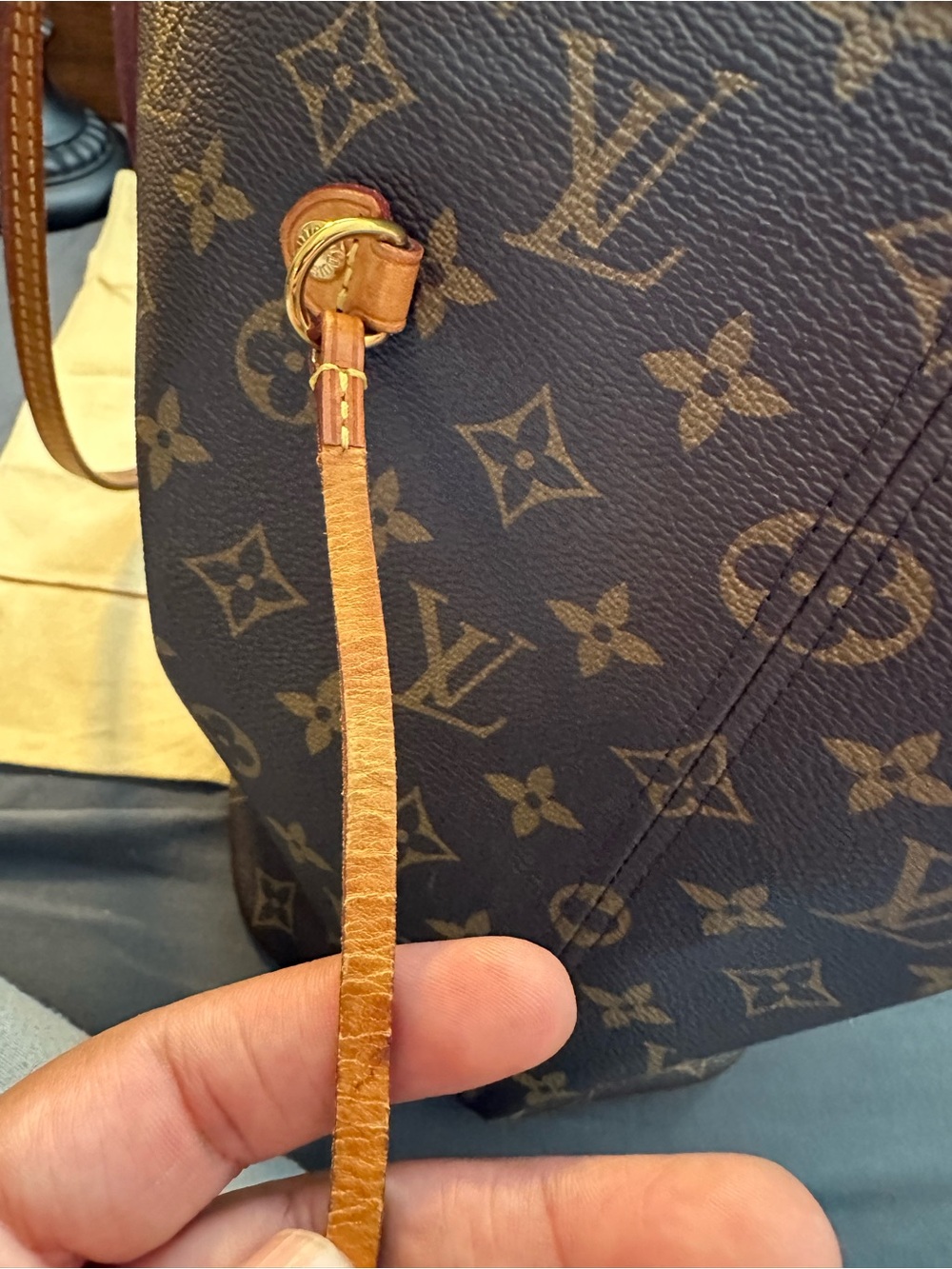Louis Vuitton Neverfull Mm - Picture 8 of 12